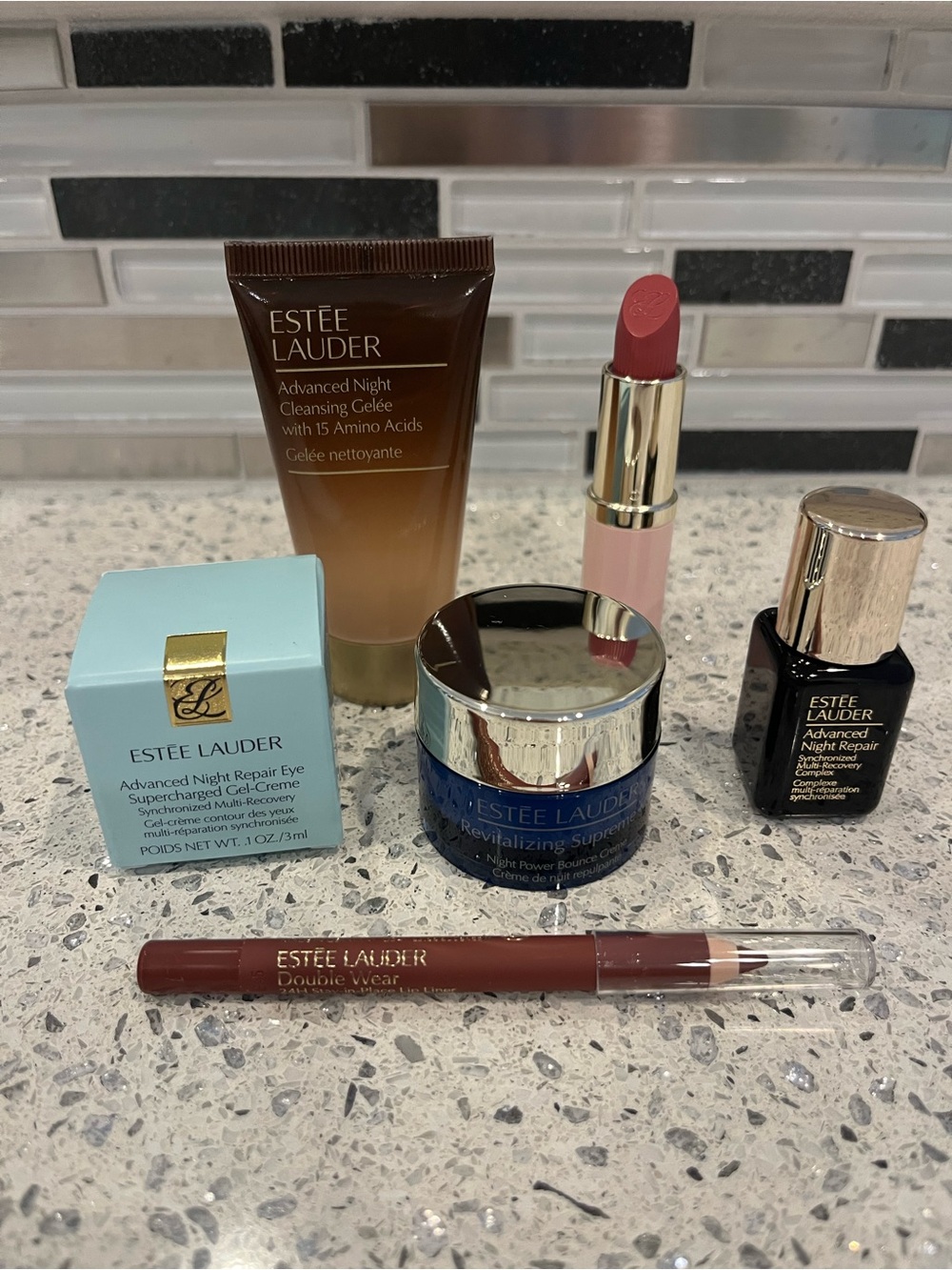 NWT/GWP Estée Lauder Gift Set - Picture 3 of 9